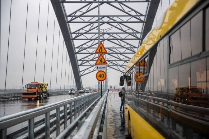 Кличко повідомив про повноцінне відкриття руху Подільсько-Воскресенським мостом