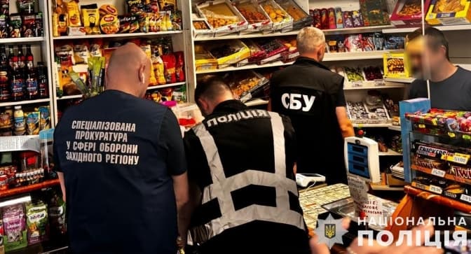 На Львівщині чоловік обіцяв оновити дані в ТЦК призовнику за 4 тисячі доларів