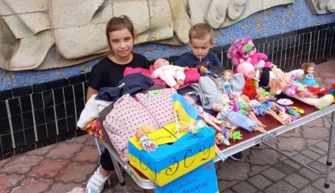 На Львівщині 9-річна дівчинка продала свої іграшки, аби підтримати ЗСУ