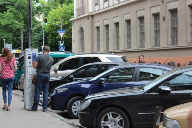 У Львові з'явився новий майданчик для платного паркування