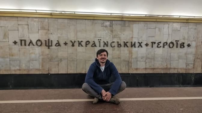 На стінах колишньої станції метро «Льва Толстого» встановили літери нової назви