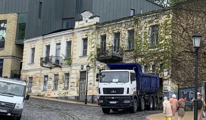 Активісти б’ють на сполох. На Андріївському збираються «реконструювати» пам’ятку архітектури