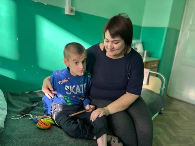 Львівські хірурги лікують 7-річного хлопчика зі складною поєднаною ортопедичною патологією