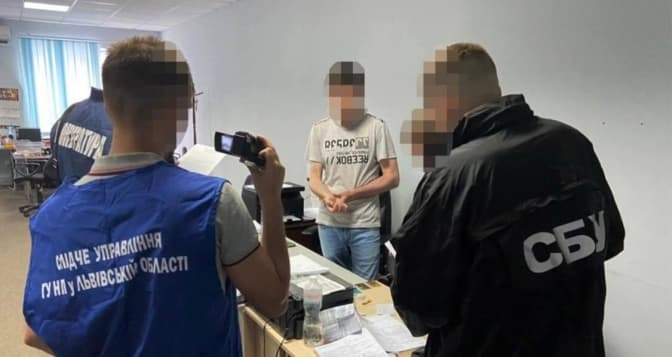 На Львівщині викрили угруповання на масштабній схемі розмитнення авто