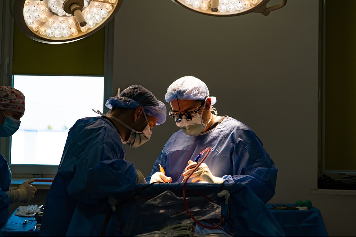 Львівська лікарня отримала сучасне обладнання для безпечних операцій на мозку у дітей