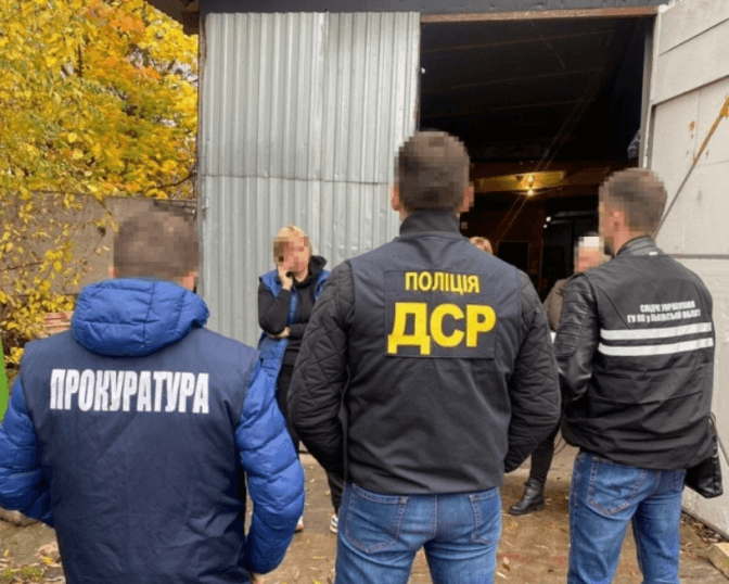Очільниця благодійного фонду і львів’янин вимагали гроші за медичні довідки для виїзду за кордон