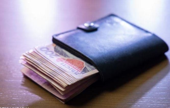 НБУ заборонив переказувати гроші з гривневих карток на картки іноземних банків