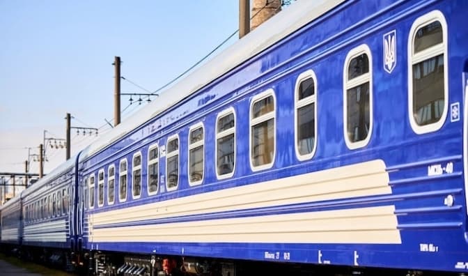 Укрзалізниця призначила додаткові поїзди до популярних напрямків: перелік
