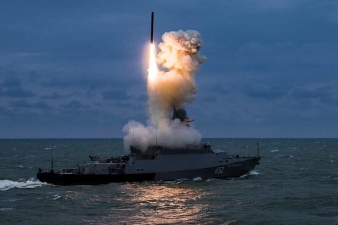 У Чорному морі росіяни тримають у бойовій готовності 32 крилаті ракети