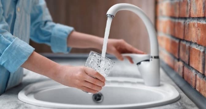80% мешканців Києва залишаються без водопостачання. Де набрати воду