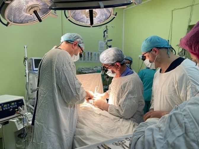 Львівські лікарі прооперували 10-річного хлопчика, який не міг говорити