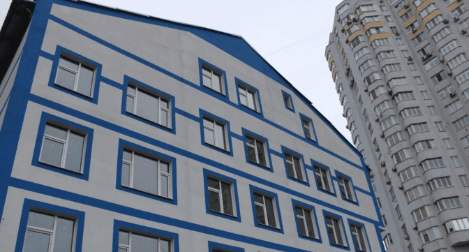 Дарницьку амбулаторію планують здати в експлуатацію цьогоріч. Наразі триває реконструкція