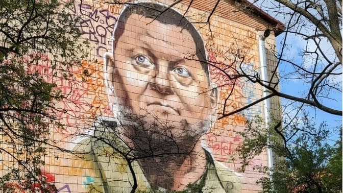 У Києві з’явився мурал із зображенням Залужного площею 120 метрів