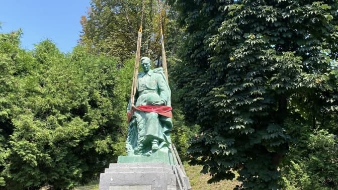 Мешканець Львівщини судився з Львівською ОВА через знесення пам'ятника радянському солдату