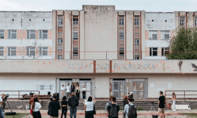Закинуту поліклініку в Славутичі на Київщині перетворять на житло для переселенців