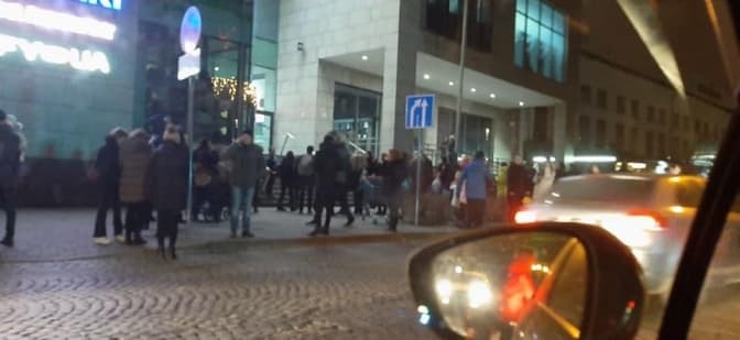 Із ТЦ Forum у Львові евакуювали відвідувачів через задимлення в супермаркеті
