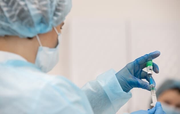 Чому хворі із коронавірусом потрапляють до лікарень Львова у важкому стані. Пояснення лікаря