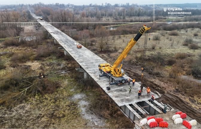 На Київщині відновлюють ще один міст