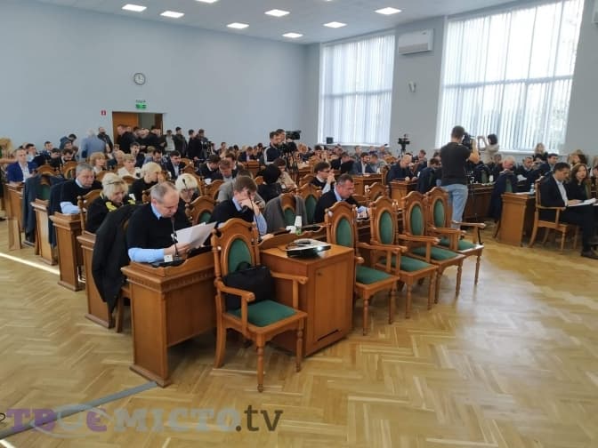 Львівські депутати виступили проти виведення ЗСУ з Донбасу та особливого статусу цієї території