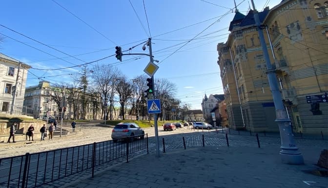 Сьогодні на одному з перехресть у Львові ситуативно вимикатимуть світлофори