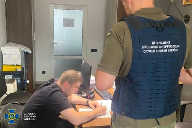 Посадовці Нацгвардії щомісяця нараховували собі 100 тисяч грн і не брали участь у бойових діях