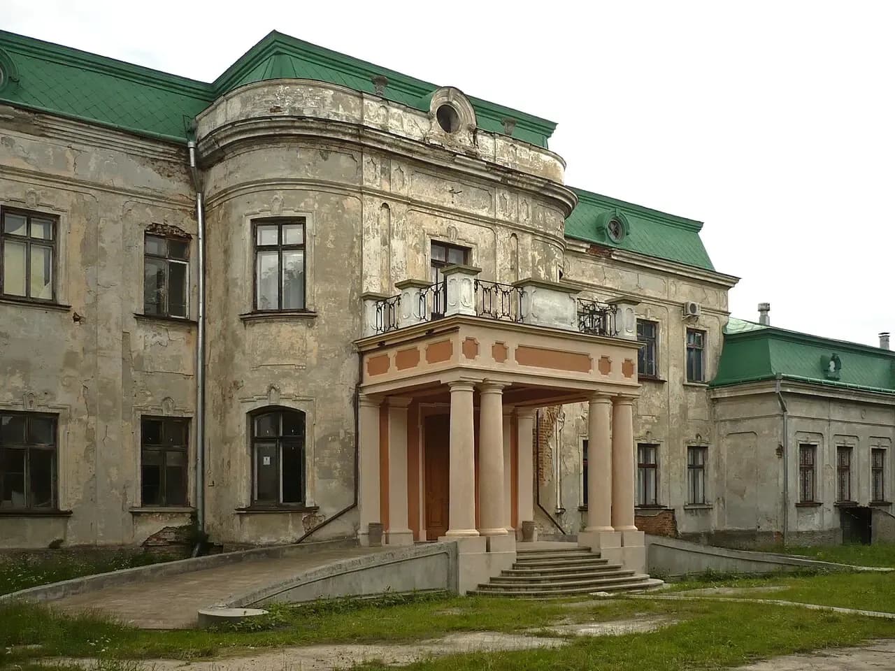 Саме Кристинопільський палац , що у Шептицькому, був справжнім родинним гніздечком Потоцьких