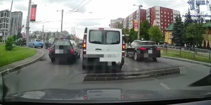 Патрульні у Львові затримали водія, що п’яним скоїв ДТП і втік