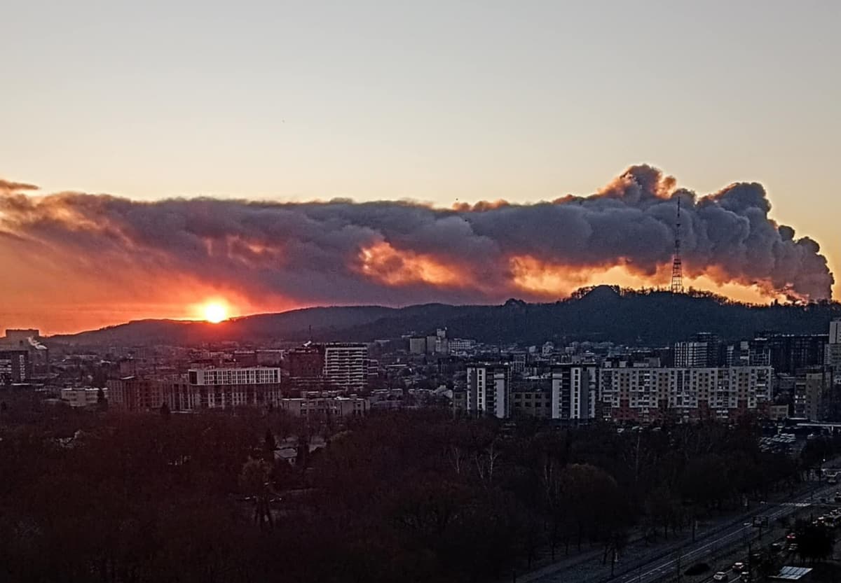 Як Львів і Тернопіль оговтуються від обстрілу, що завтра буде з відключеннями світла та містичні прозріння Стуса. Найважливіше за 19 листопада