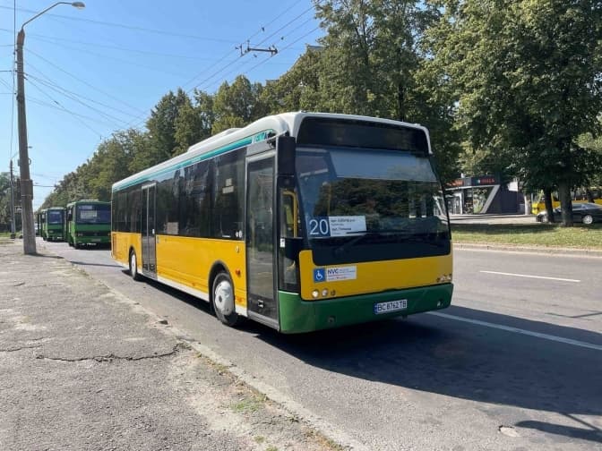 На одному із маршрутів у Львові курсуватимуть лише великі автобуси