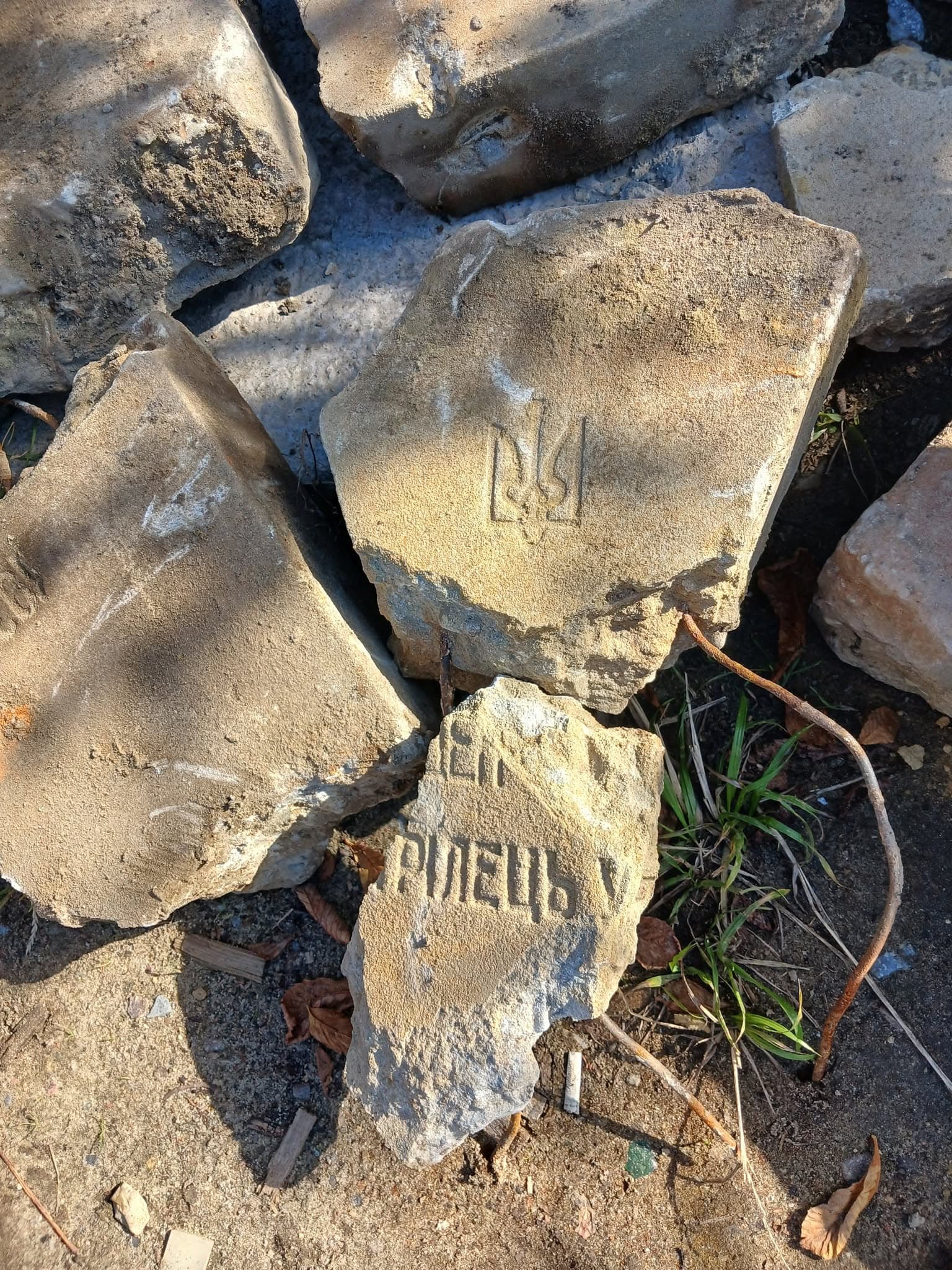 фото з сторінки у фейсбук "Незнаному воякови"
