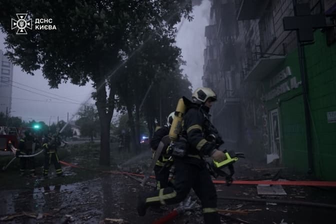Вночі Росія атакувала Київ балістикою, є загиблі і поранені, серед них діти