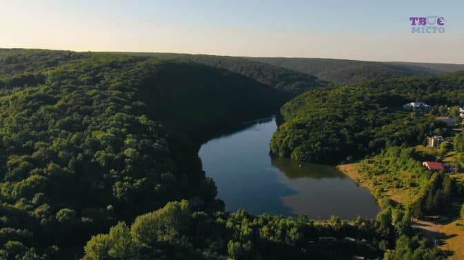 Барвінок, бірюзові озера і скельний монастир. Топ-5 маршрутів зі Львова