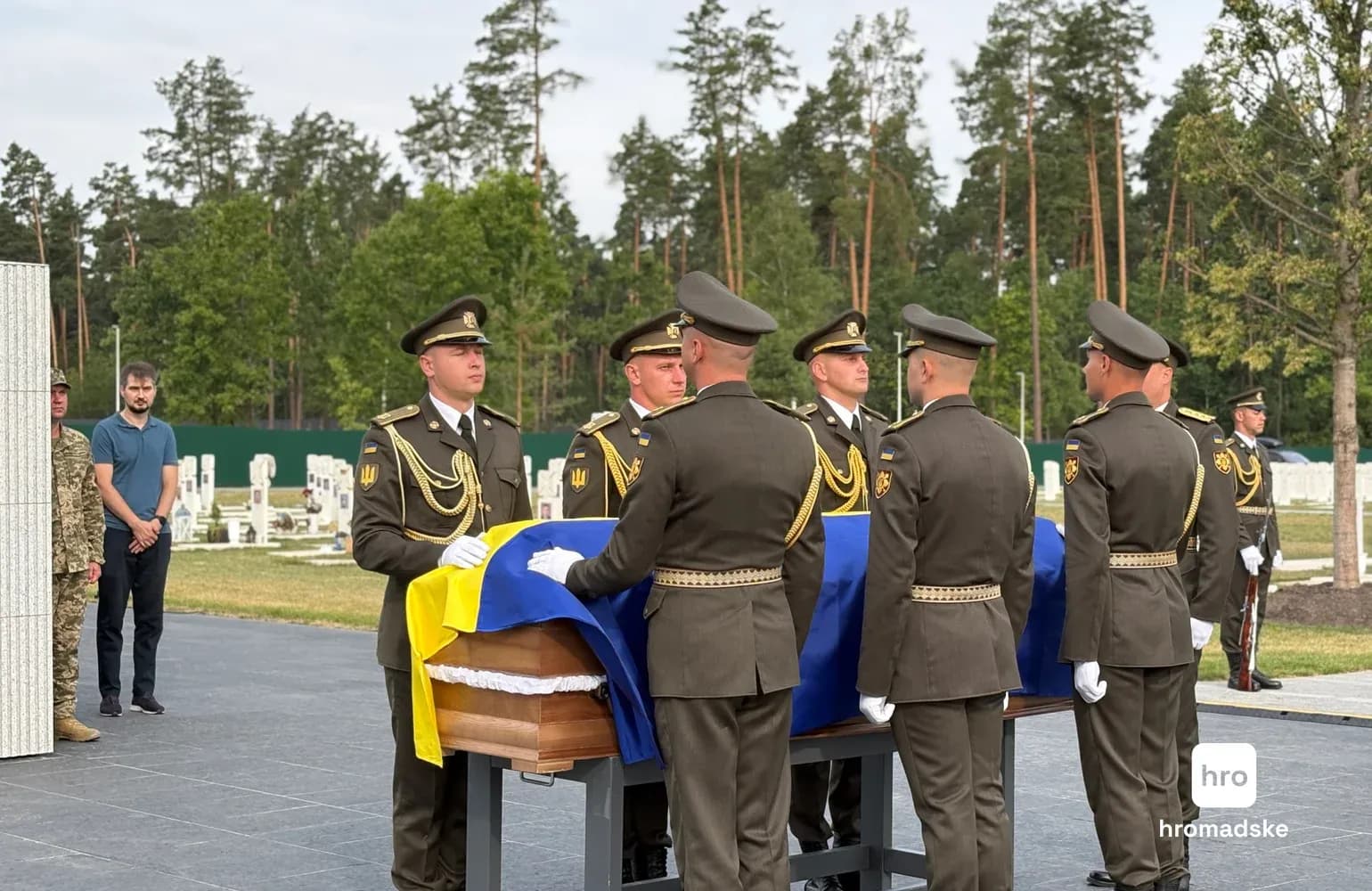 Євгена Коновальця перепоховали під Києвом. Фото: hromadske