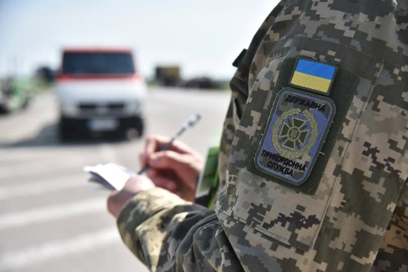 Прикордонники попередили про сповільнення руху на кордоні з Польщею 23 травня