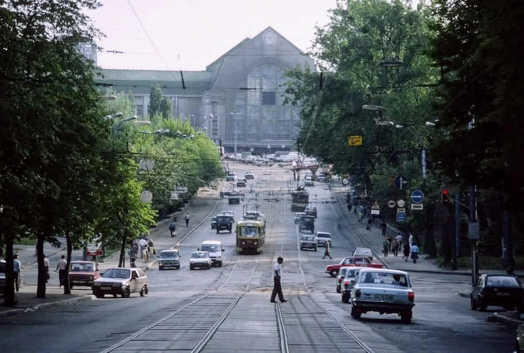 Залізничний вокзал, 1993 рік. Фото: Всесвітній клуб киян Worldwide club of Kyivans