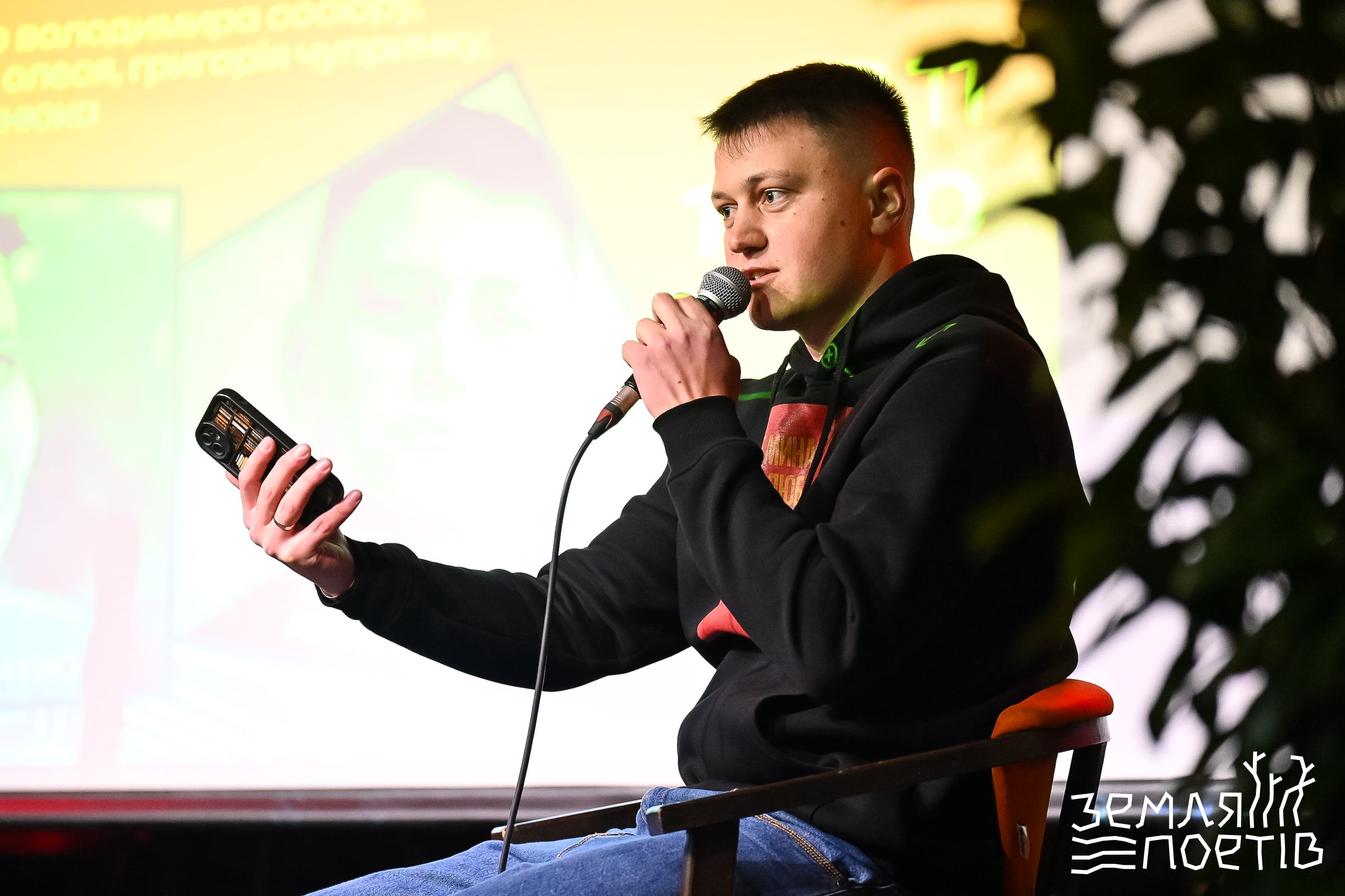 Ветеран, письменник Артур Дронь на "Землі поетів"