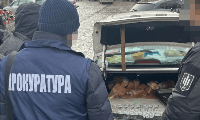 У Львові викрили поліцейського, який за 3,5 тисячі доларів допомагав уникнути мобілізації