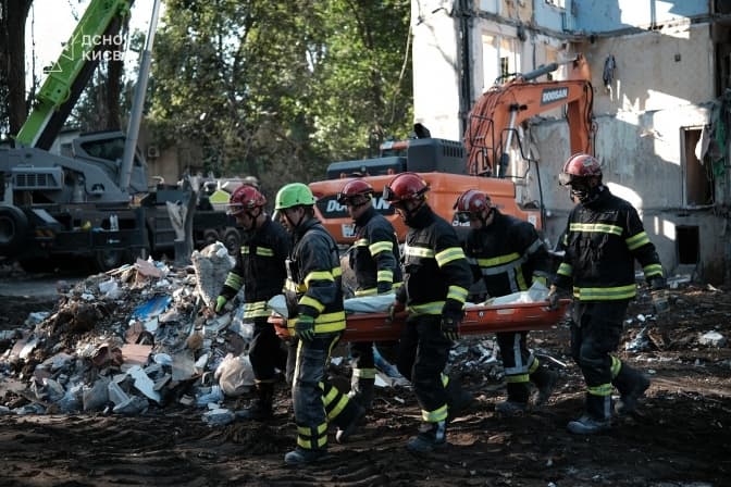 Кількість загиблих від російської атаки на Київ зросла до 28