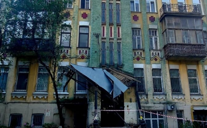 У Києві буревій пошкодив пам’ятку архітектури на Лук’янівці
