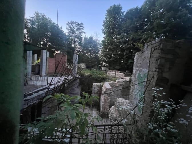 У Києві попри арешт і приписи триває руйнування Палацу Розумовського — активісти