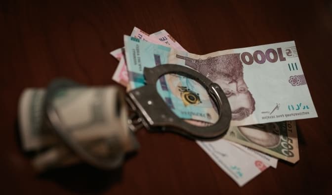 На Львівщині чоловік обманом заволодів грошима стратегічного оборонного заводу