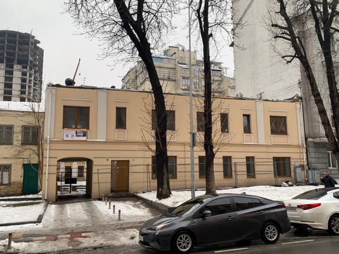Київрада підтримала передачу під забудову ділянки на Франка, де стоїть історична будівля 1899 року