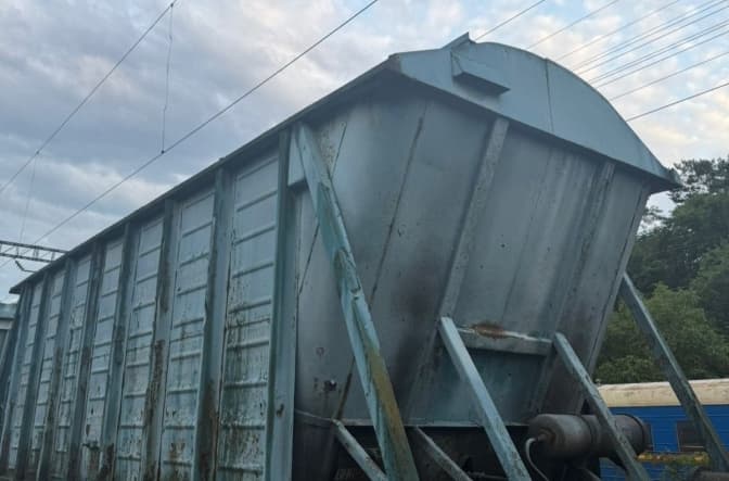 Хотів зробити селфі: біля Львова 15-річного хлопця уразило струмом на даху потяга