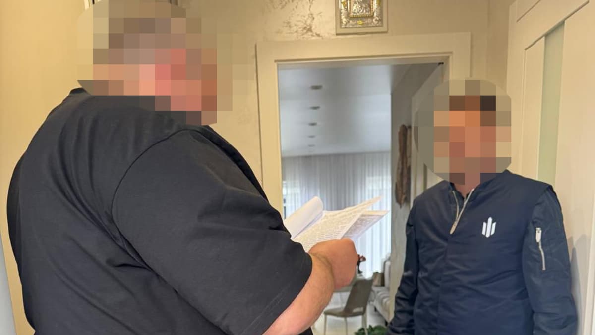 ВАКС заарештував елітні авто та майно експосадовця львівського ТЦК на понад 7 млн грн