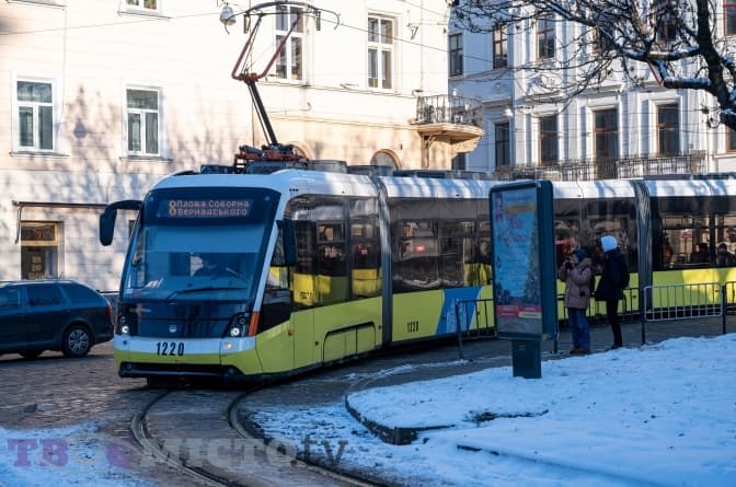 Стало відомо, як курсуватимуть у Львові трамваї у новорічну ніч