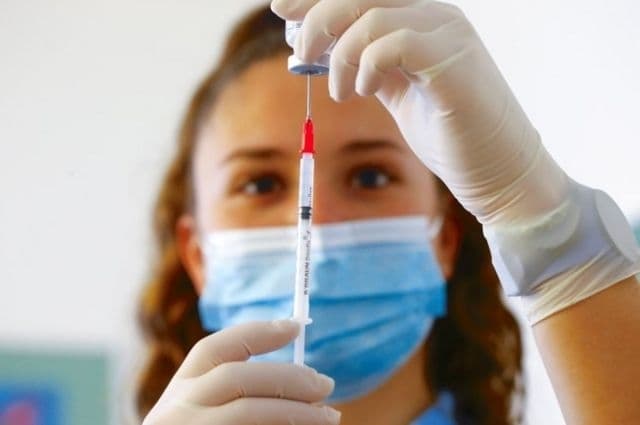МОЗ спростило доступ підлітків до вакцинації від Covid-19