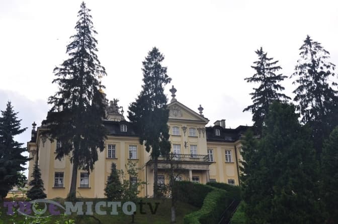 У Львові хочуть оновити територію Митрополичих садів