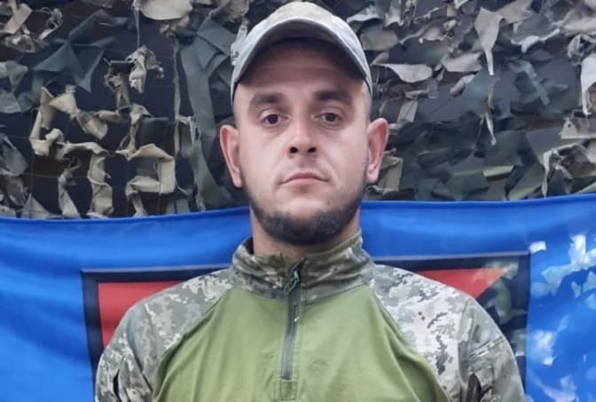 Головнокомандувач ЗСУ вручив нагороду 27-річному захиснику зі Львівщини