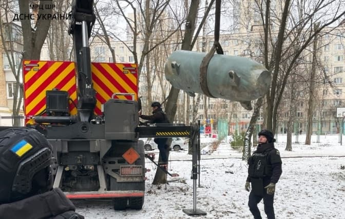 У Святошинському районі рятувальники вилучили бойову частину ракети, що не вибухнула