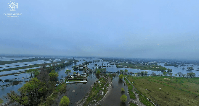 У Києві затопило Гідропарк, Оболонську набережну та парк Муромець. У Броварському районі - евакуація